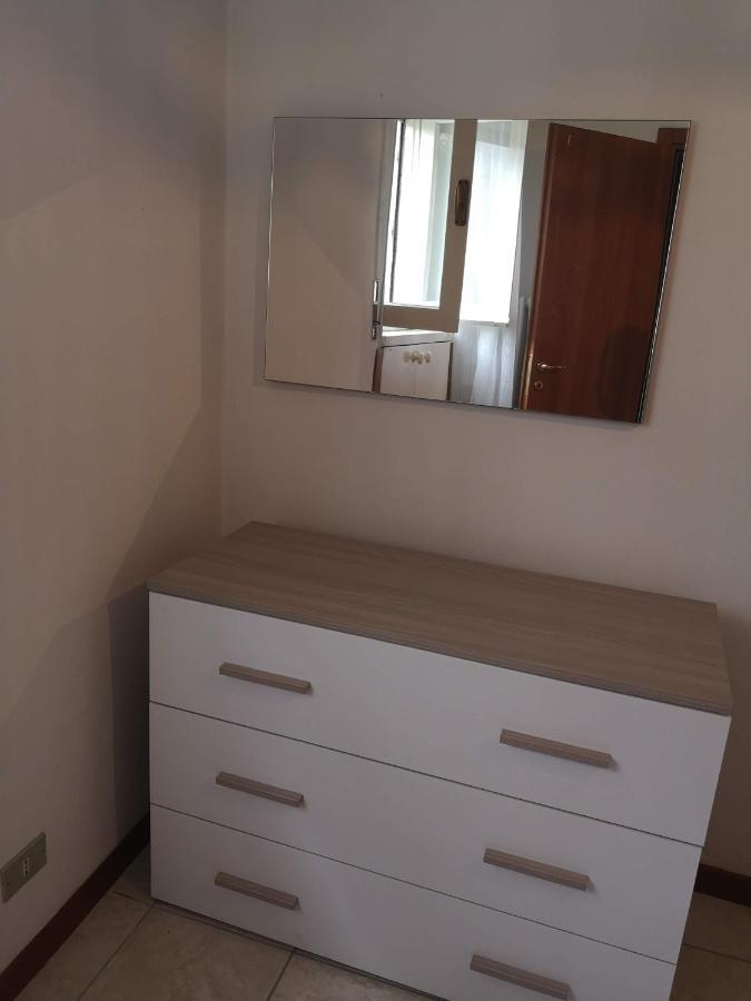 Apartmán Bilocale Francesca Erba Exteriér fotografie